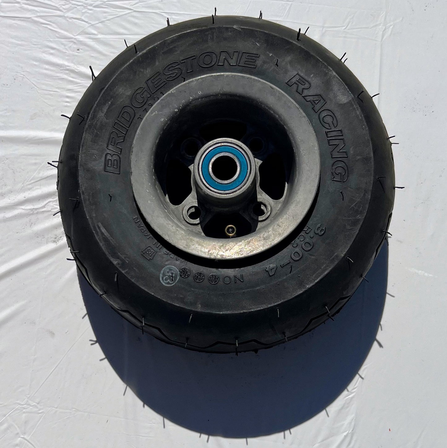 Used Magnesium Goped Wheel and Tire